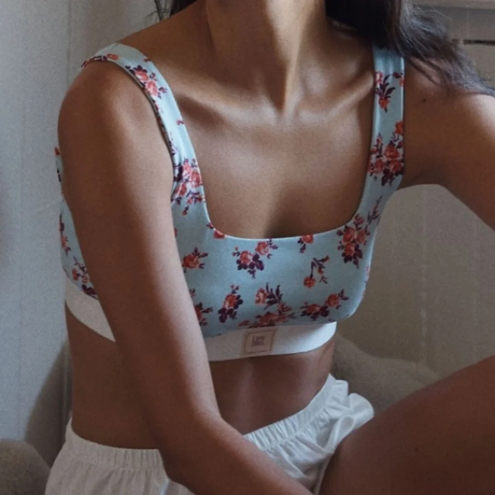 Lyre Bird Floral Scoop Bralette in Light Blue Floral Size Xl